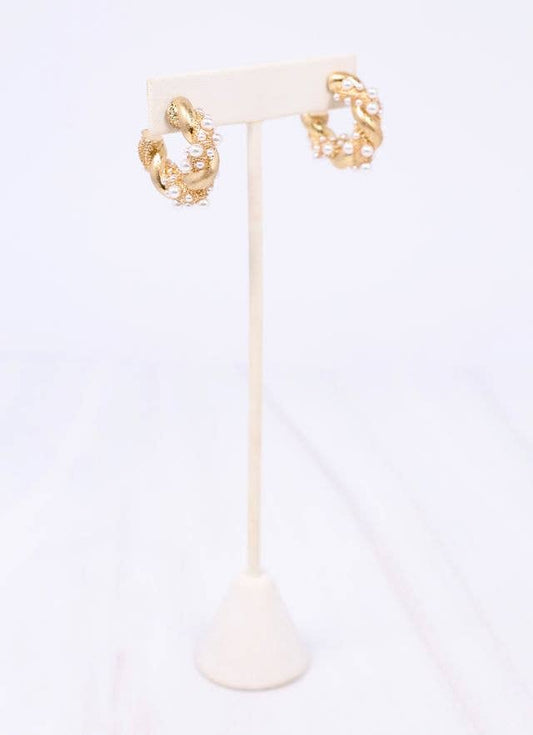 Twisted Hoop Earring w/pearls