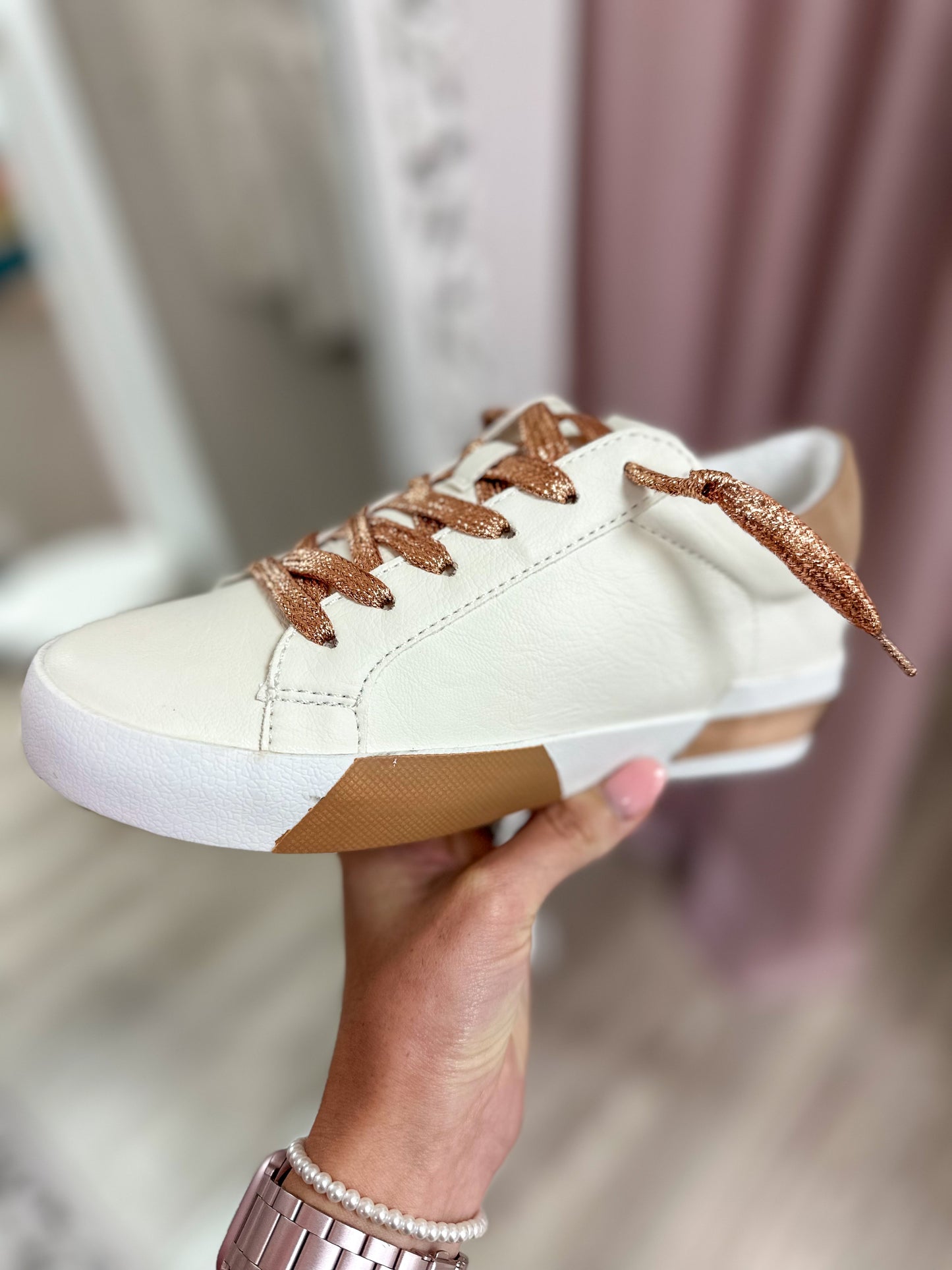 Mya Sneakers