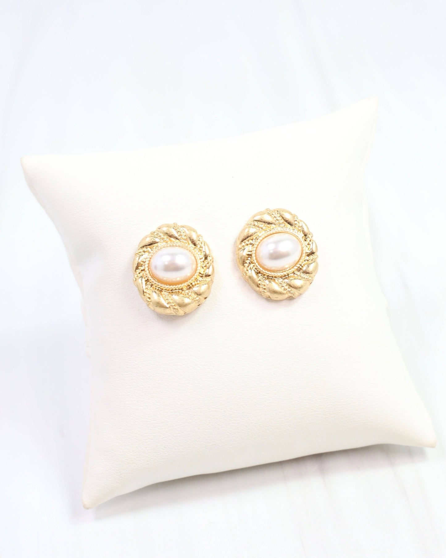 Presley Pearl Earrings
