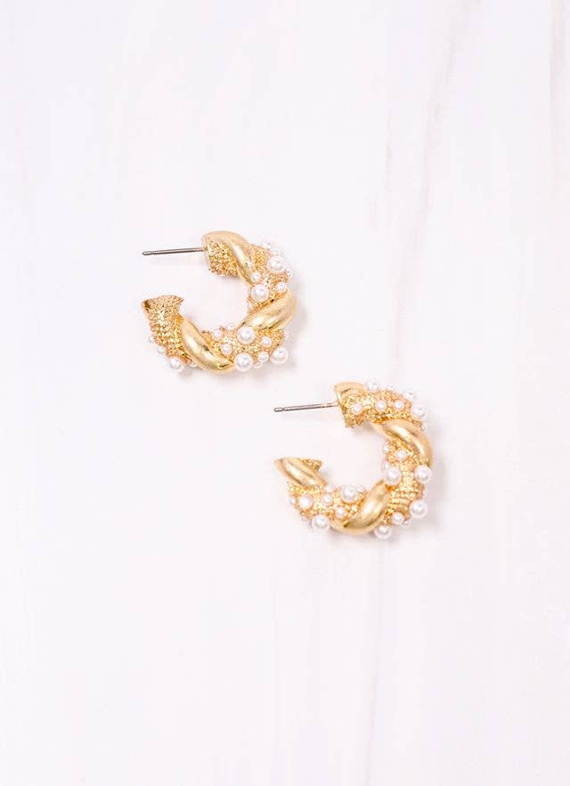 Twisted Hoop Earring w/pearls